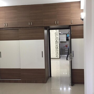 Room in 3 BHK Apartment at Emaar MGF Emerald Hills, Sector 65 – for Rent