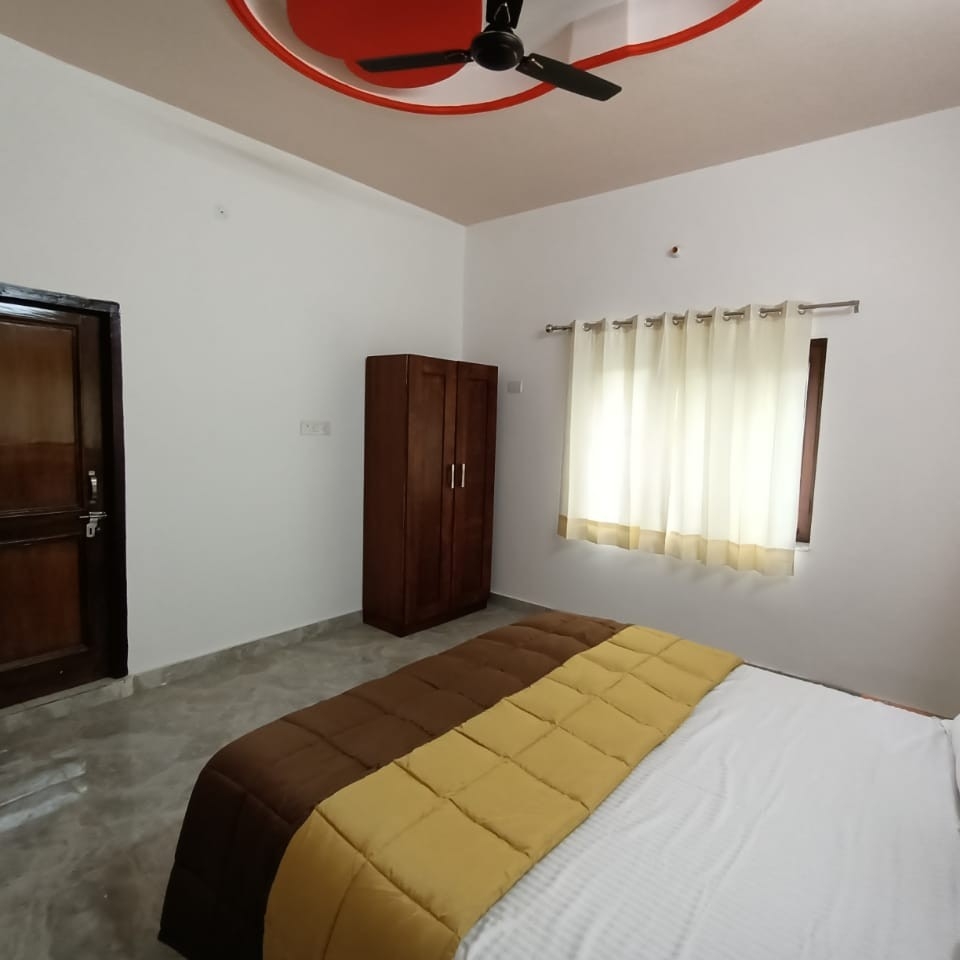 Rental 3 Bedroom 1750 Sq.Ft. Apartment in Shipra Krishna Vista, Ahinsa