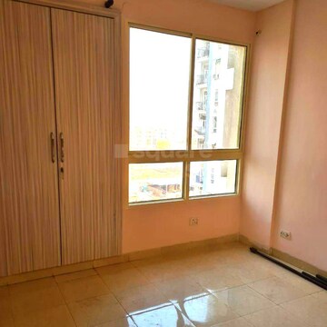Room in 3 BHK Apartment at Tulip White, Sector 69 – for Rent
