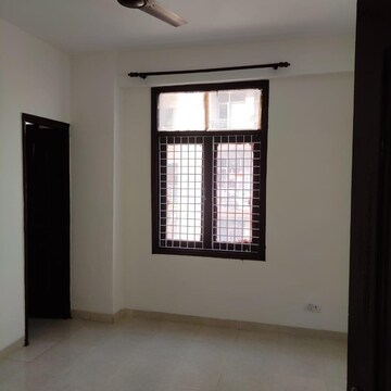 Room in 3 BHK Apartment at Tulip Orange, Sector 70 – for Rent