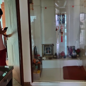 Master Bedroom in 2 BHK Apartment at Juhu – for Rent