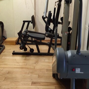 Gym in 2 BHK Apartment at Juhu – for Rent
