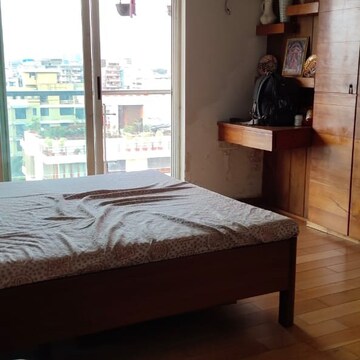 Bedroom in 2 BHK Apartment at Juhu – for Rent