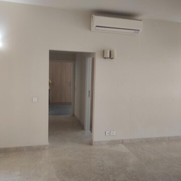 Room in 3 BHK Apartment at Ireo The Corridors, Sector 67a – for Rent