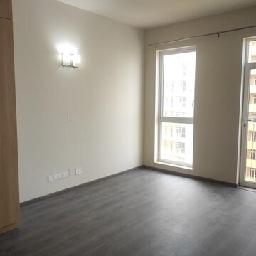 Room in 3 BHK Apartment at Ireo The Corridors, Sector 67a – for Rent
