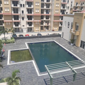 Swimming Pool in 3 BHK Apartment at Emaar Emerald Floors Premier, Sector 65 – for Rent