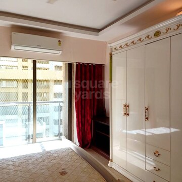 Master Bedroom in 3 BHK Apartment at HDIL Metropolis Residences, Andheri West – for Rent
