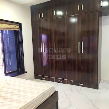 Bedroom in 2 BHK Apartment at Magnum Tower CHS, Andheri West – for Rent