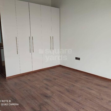 Room in 4 BHK Apartment at Emaar Emerald Floors Premier, Sector 65 – for Rent