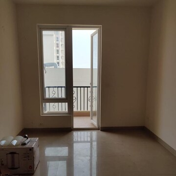 Room in 2 BHK Apartment at Emaar Emerald Estate, Sector 65 – for Rent