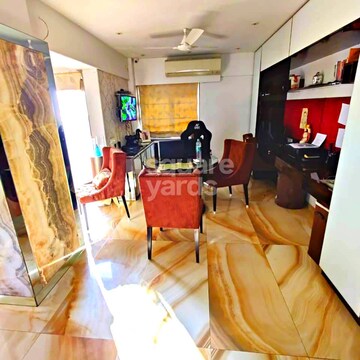 Study Room in 2 BHK Apartment at Juhu – for Sale