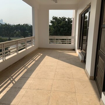 Balcony in 3 BHK Builder Floor at Sector 67 – for Rent