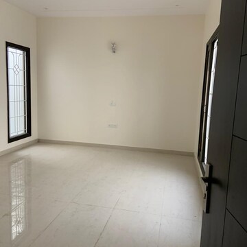 Room in 3 BHK Builder Floor at Sector 67 – for Rent