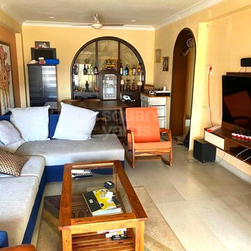 Living Room in 3 BHK Apartment at Andheri West – for Rent