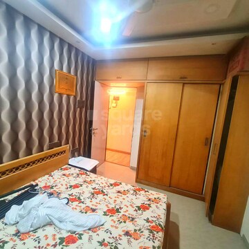 Bedroom in 2 BHK Apartment at Pearl Heights, Andheri West – for Rent