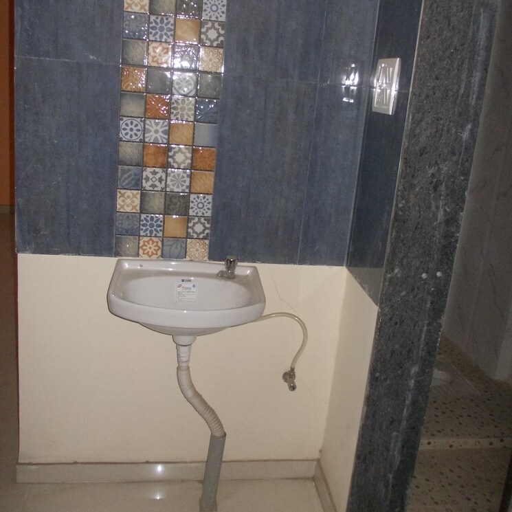 Bathroom, jai-shankar-residency 1 Bedroom 650 Sq.Ft. Apartment In Jambhulwadi Pune 2682032
