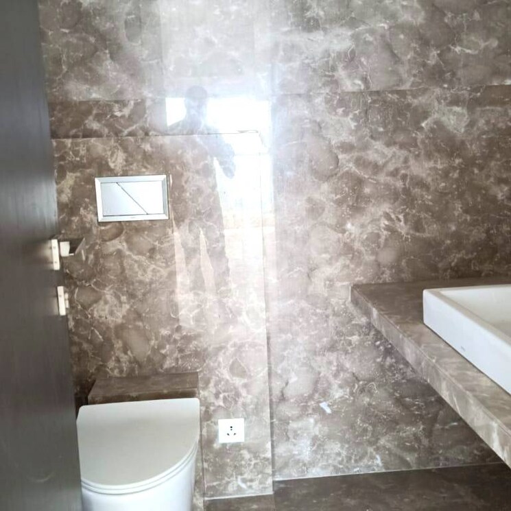Bathroom, bharat-skyvistas 4 Bedroom 2933 Sq.Ft. Apartment In Andheri West Mumbai 2692552