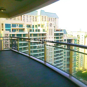 Balcony in 4 BHK Apartment at DLF The Magnolias, Dlf Phase V – for Rent