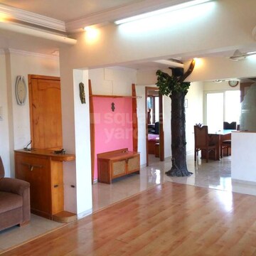 Living Room in 3 BHK Apartment at Andheri West – for Rent