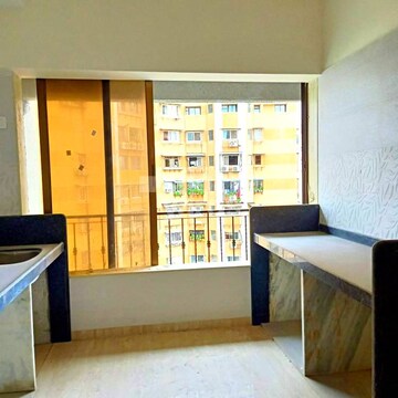 2 BHK Apartment For Sale in Yari Road