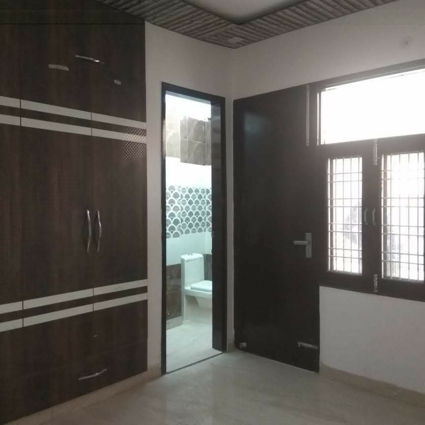 Rental 3 Bedroom 64 Sq.Mt. Builder Floor in Sangam Apartment Rohini Sector 24, Rohini Sector 24