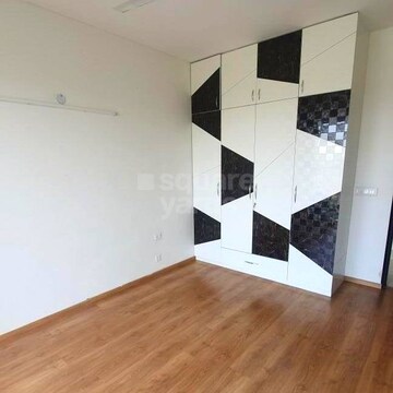 Room in 2 BHK Apartment at M3M Escala, Sector 70a – for Rent