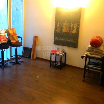 Room in 2 BHK Apartment at Paras Irene, Sector 70a – for Rent