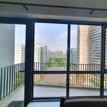 Room in 3 BHK Apartment at Ireo Skyon, Sector 60 – for Rent