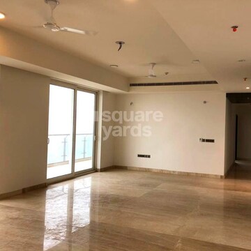 Room in 3 BHK Apartment at Mahindra Luminare, Sector 59 – for Rent