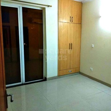 Room in 3 BHK Apartment at Ansal API Esencia, Sector 67 – for Rent