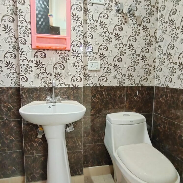Bathroom, rwa-east-of-kailash-block-a 1 Bedroom 450 Sq.Ft. Builder Floor In East Of Kailash Delhi 2741039
