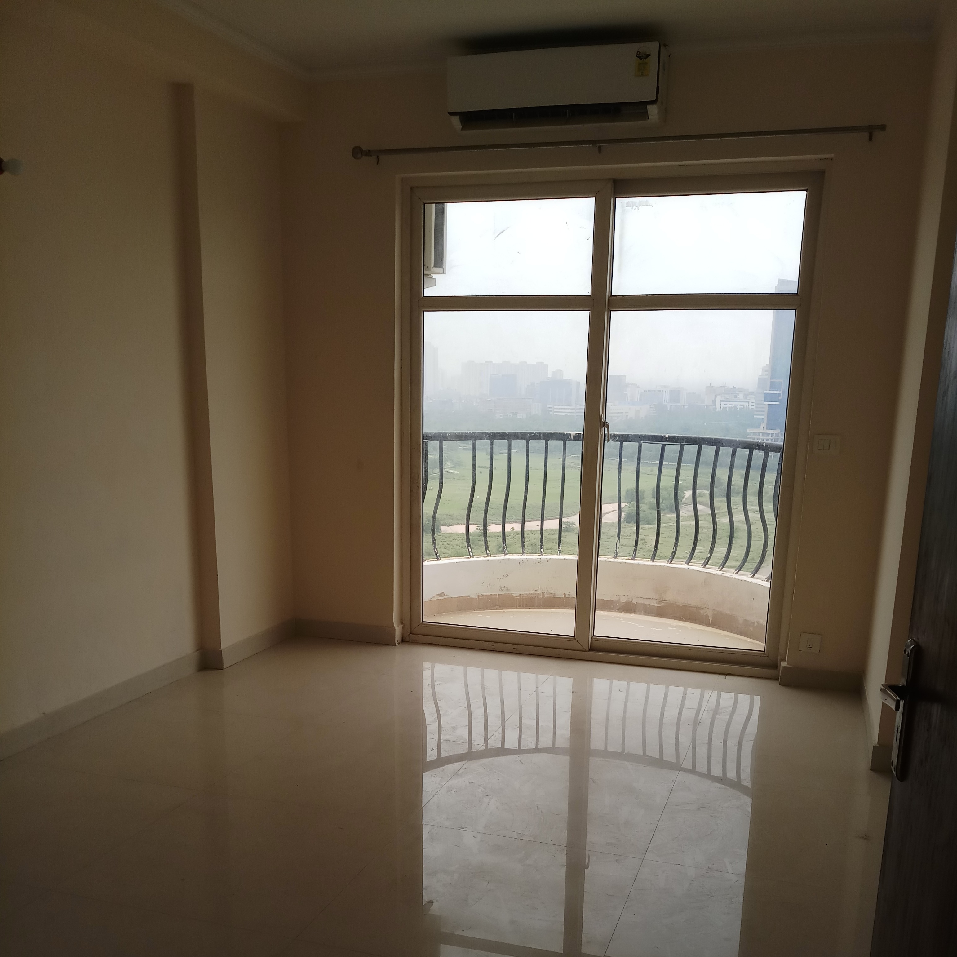 Amrapali Sapphire in Sector 45, Noida 78.36 Lac Price List, Reviews & Floor Plans