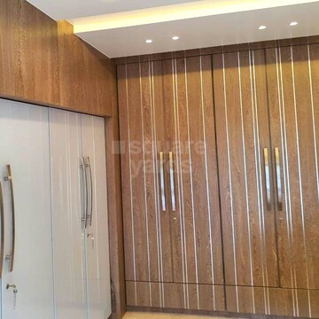 Room in 3 BHK Apartment at Andheri West – for Sale