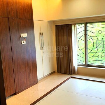 Room in 3 BHK Apartment at Andheri West – for Sale
