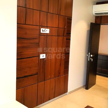 Room in 3 BHK Apartment at Andheri West – for Sale