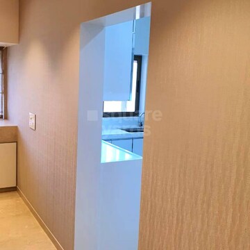 Room in 3 BHK Apartment at Andheri West – for Sale