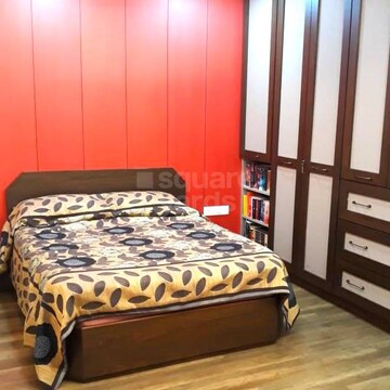 Bedroom in 3 BHK Apartment at Lokhandwala Complex Andheri – for Rent