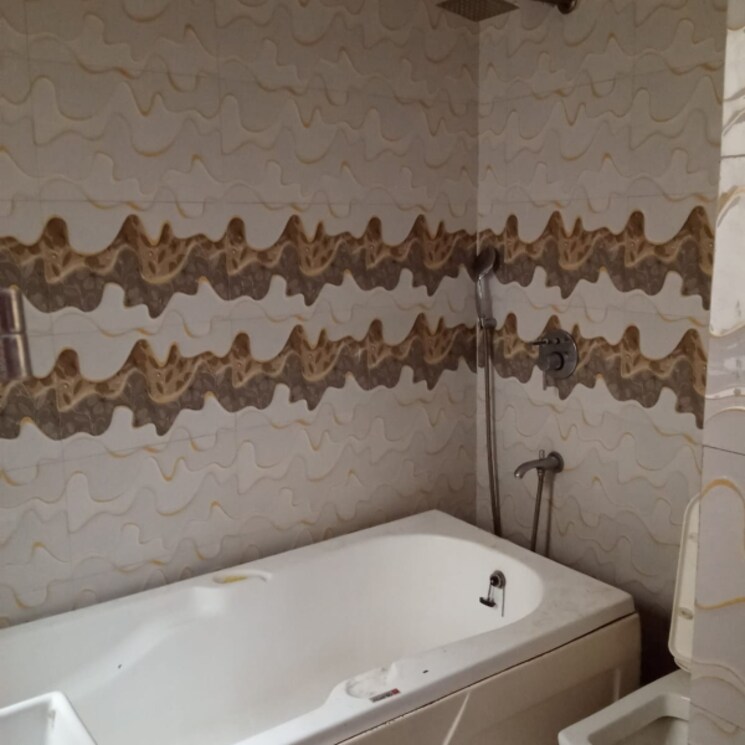 Bathroom, gautam-apartments-dda-sfs-flats 1 Bedroom 450 Sq.Ft. Builder Floor In Gautam Nagar Delhi 2761347