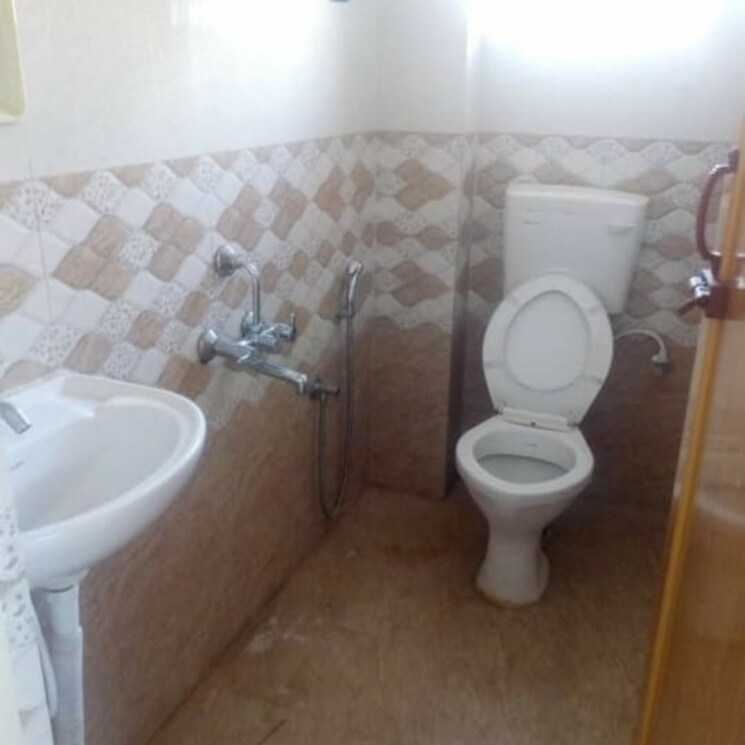 Bathroom, west-kamal-vihar-rwa 4 Bedroom 120 Sq.Yd. Builder Floor In Burari Delhi 2761822