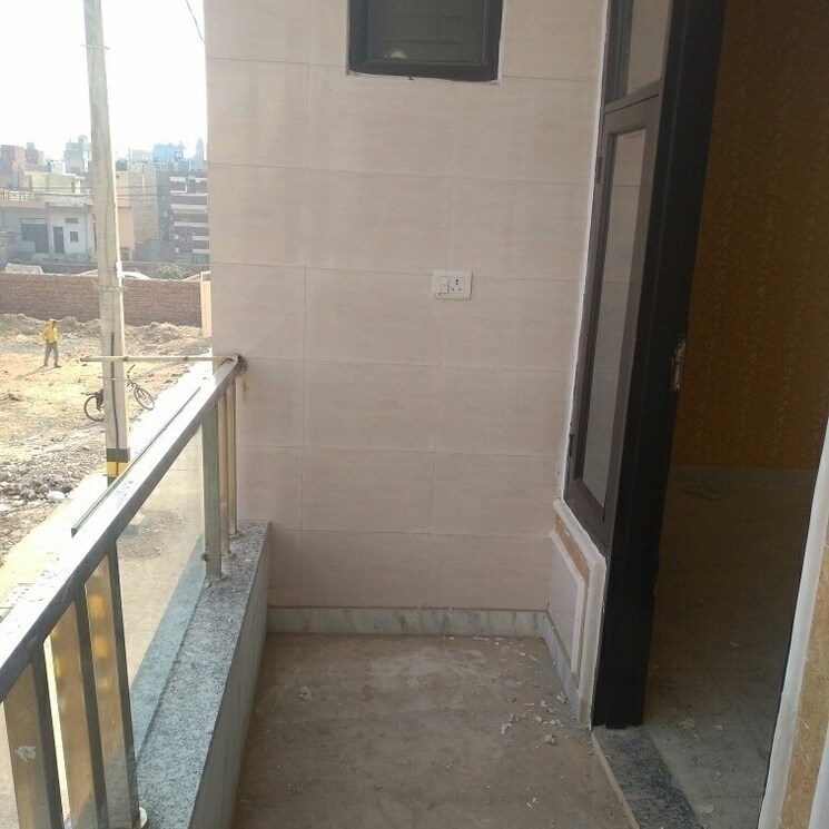 Terrace, west-kamal-vihar-rwa 2 Bedroom 75 Sq.Yd. Builder Floor In Burari Delhi 2762111