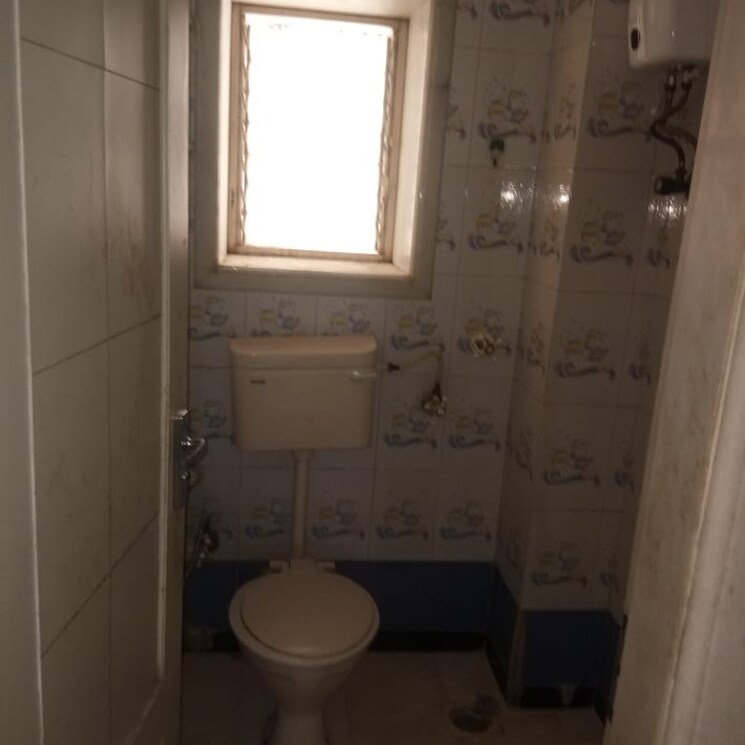 Bathroom, lokhandwala-complex 2 Bedroom 780 Sq.Ft. Apartment In Andheri West Mumbai 2769655
