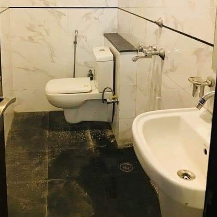 Bathroom, adore-happy-homes-grand 4 Bedroom 250 Sq.Yd. Apartment In Sector 85 Faridabad 2774242