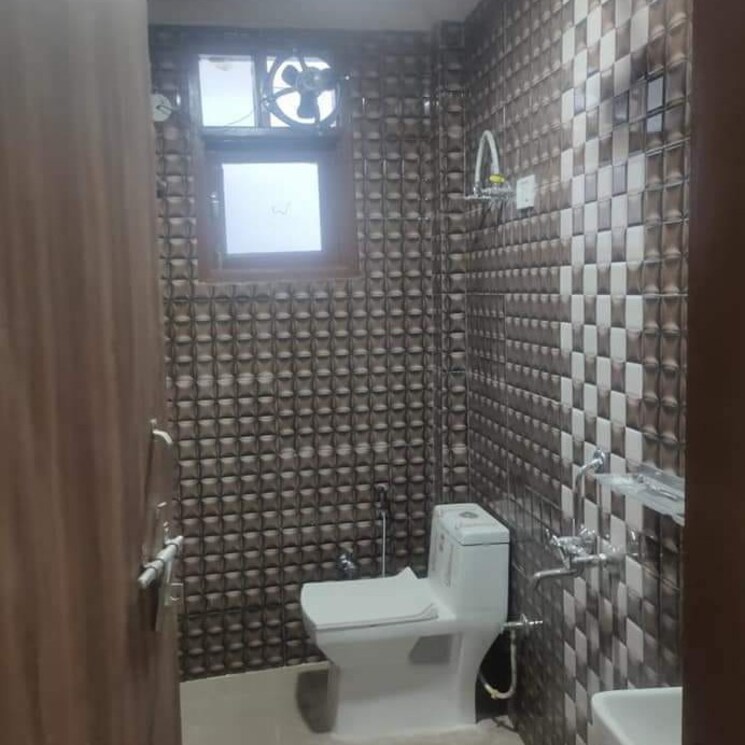 Bathroom, sector 43 3 Bedroom 1680 Sq.Ft. Builder Floor In Sector 43 Faridabad 2780547