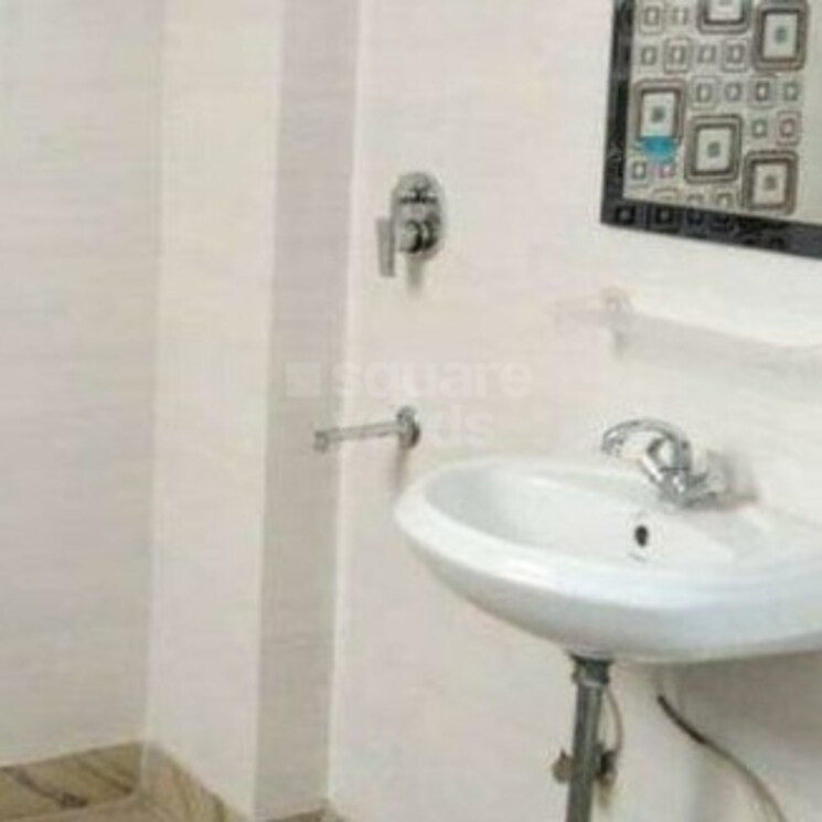 Bathroom, baba colony 3 Bedroom 900 Sq.Ft. Builder Floor In Baba Colony Delhi 2818470