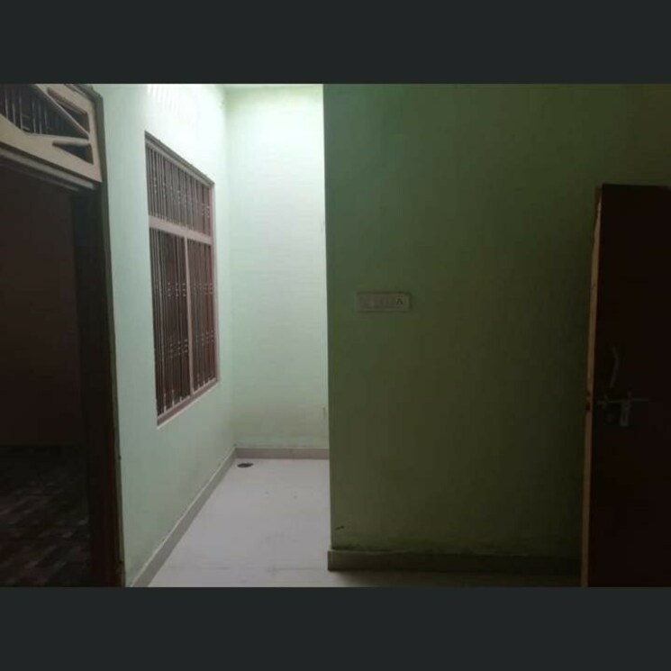 Room, beta i greater noida 1.5 Bedroom 120 Sq.Mt. Independent House In Beta I Greater Noida Greater Noida 2826275