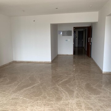 Room in 3.5 BHK Apartment at Runwal Elegante, Andheri West – for Sale