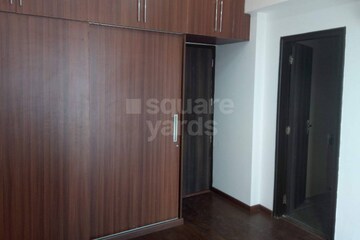Room in 3 BHK Apartment at Paras Irene, Sector 70a – for Rent