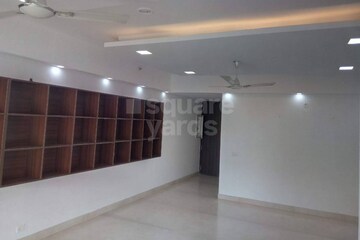 Room in 3 BHK Apartment at Paras Irene, Sector 70a – for Rent