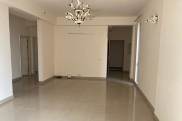 Room in 2 BHK Apartment at Pioneer Park Phase 1, Sector 61 – for Rent