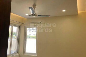 Room in 3 BHK Builder Floor at Emaar MGF Emerald Hills, Sector 65 – for Rent